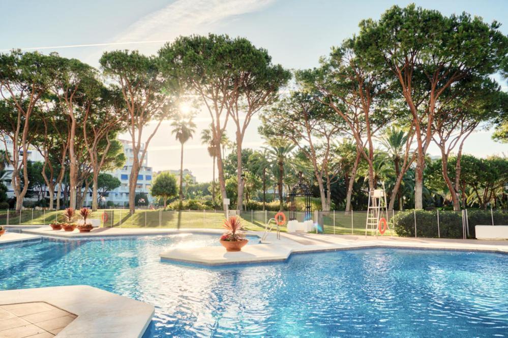 Playas Del Duque, Puerto Banus, Golf .Playa Y Compras Apartment Marbella Exterior foto