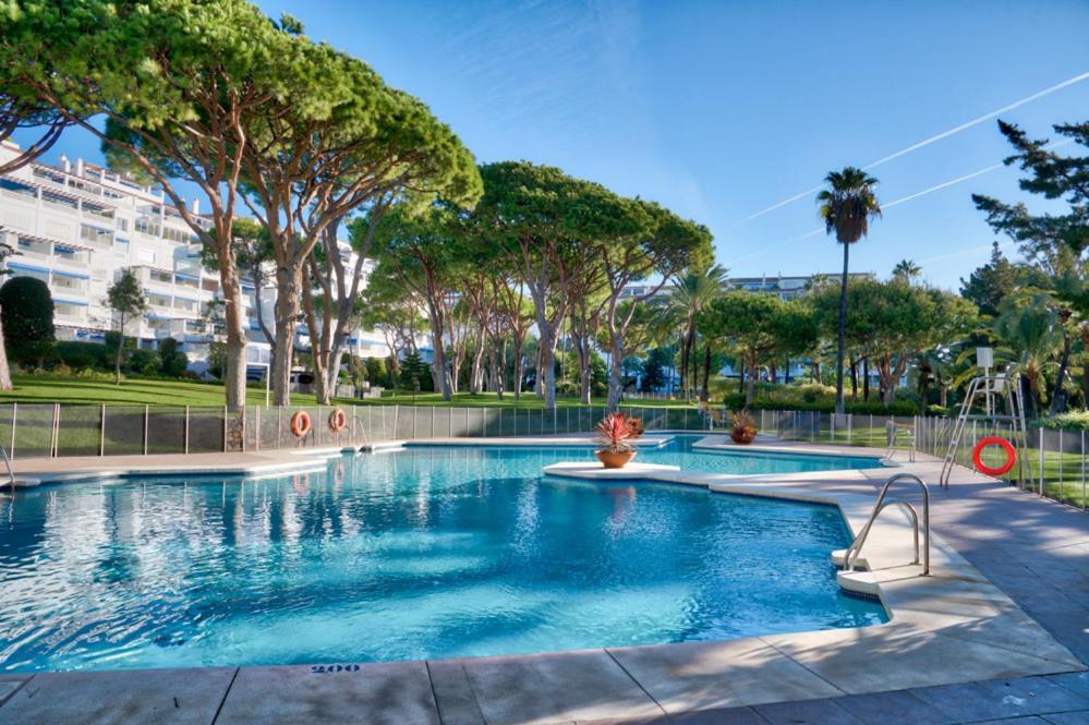 Playas Del Duque, Puerto Banus, Golf .Playa Y Compras Apartment Marbella Exterior foto